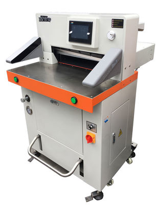China A máquina de corte hidráulica da borda do livro de 1000 folhas programou 670mm para cortar o tamanho fornecedor