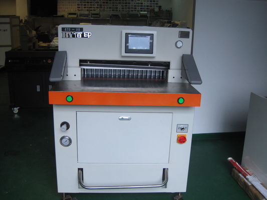 China Máquina resistente de papel hidráulica de alta velocidade do cortador de papel de máquina de corte 72cm grande fornecedor